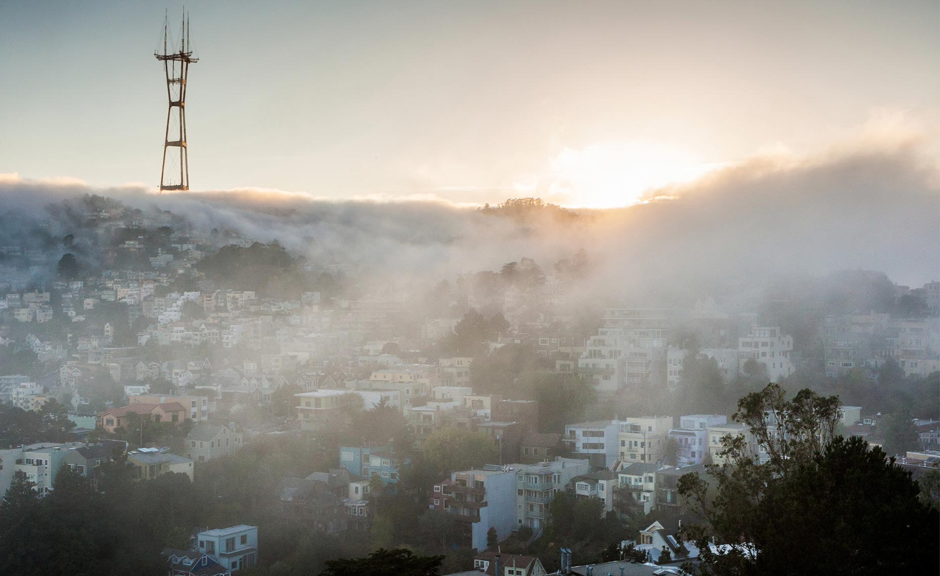 21_San_Franciso_Radio_Tower_Fog_California_Environment_Landscape_Chris_Wellhausen_Photography.JPG